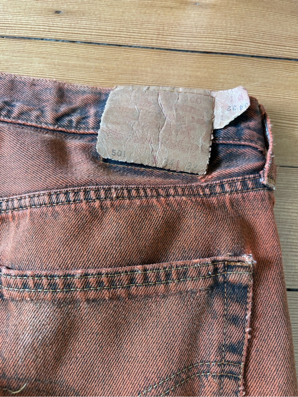 Vintage Levi’s 501 really unique rust wash 1990s high rise straight leg - Picture 9 of 13